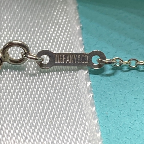 Tiffany & Co Dove Cross Elsa Peretti 925 silver 16” with box - Picture 6 of 8